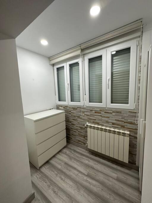 Cozy 1-Bedroom Apartment Madrid Exterior photo