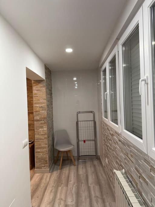 Cozy 1-Bedroom Apartment Madrid Exterior photo